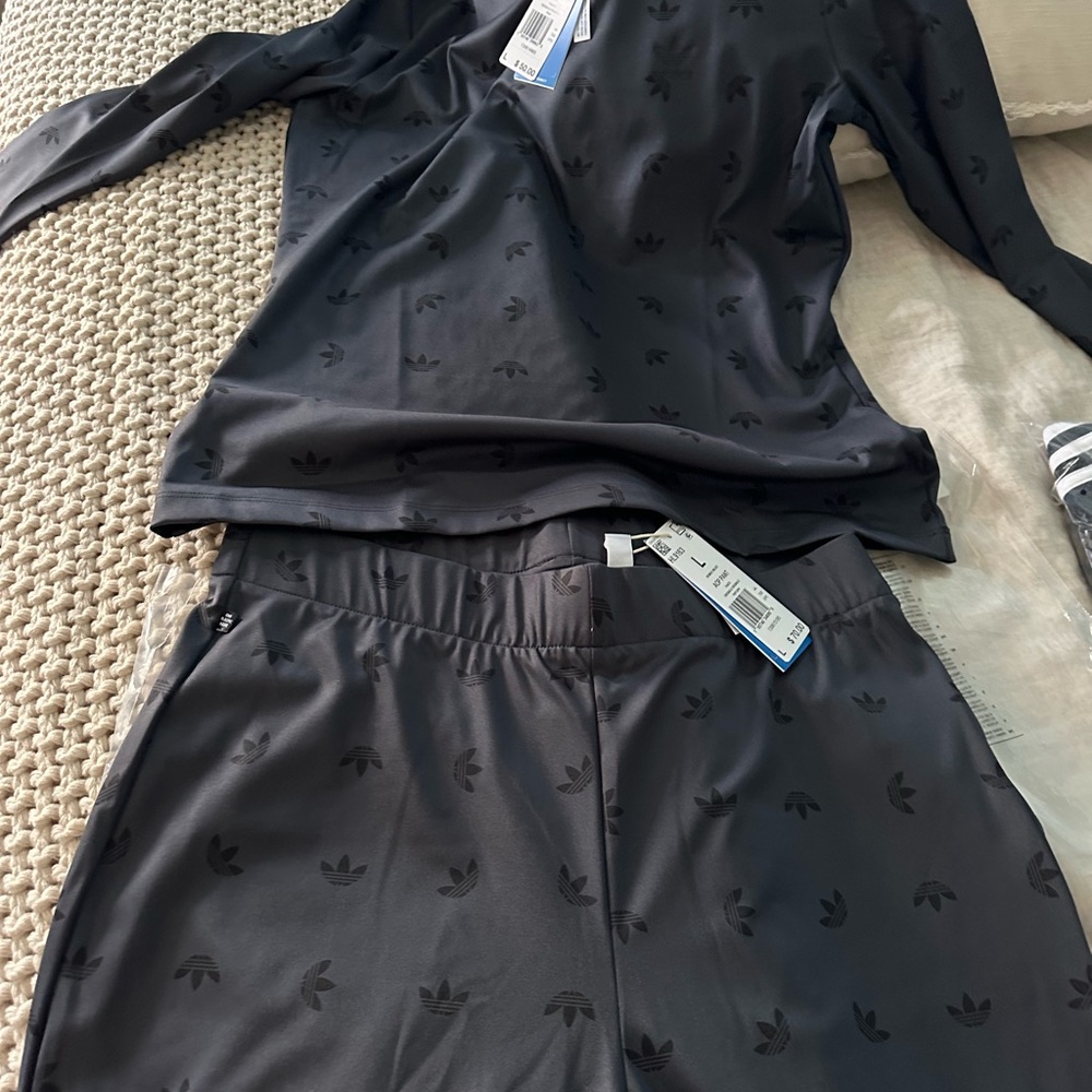 Adidas womens AOP leisure wear/swear suit with wide leg bottom.  Brand NWT